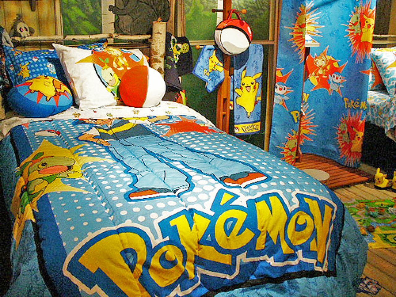 With the original Ash Ketchum, this Pokémon bed set is great for the new and original Pokémon fans.